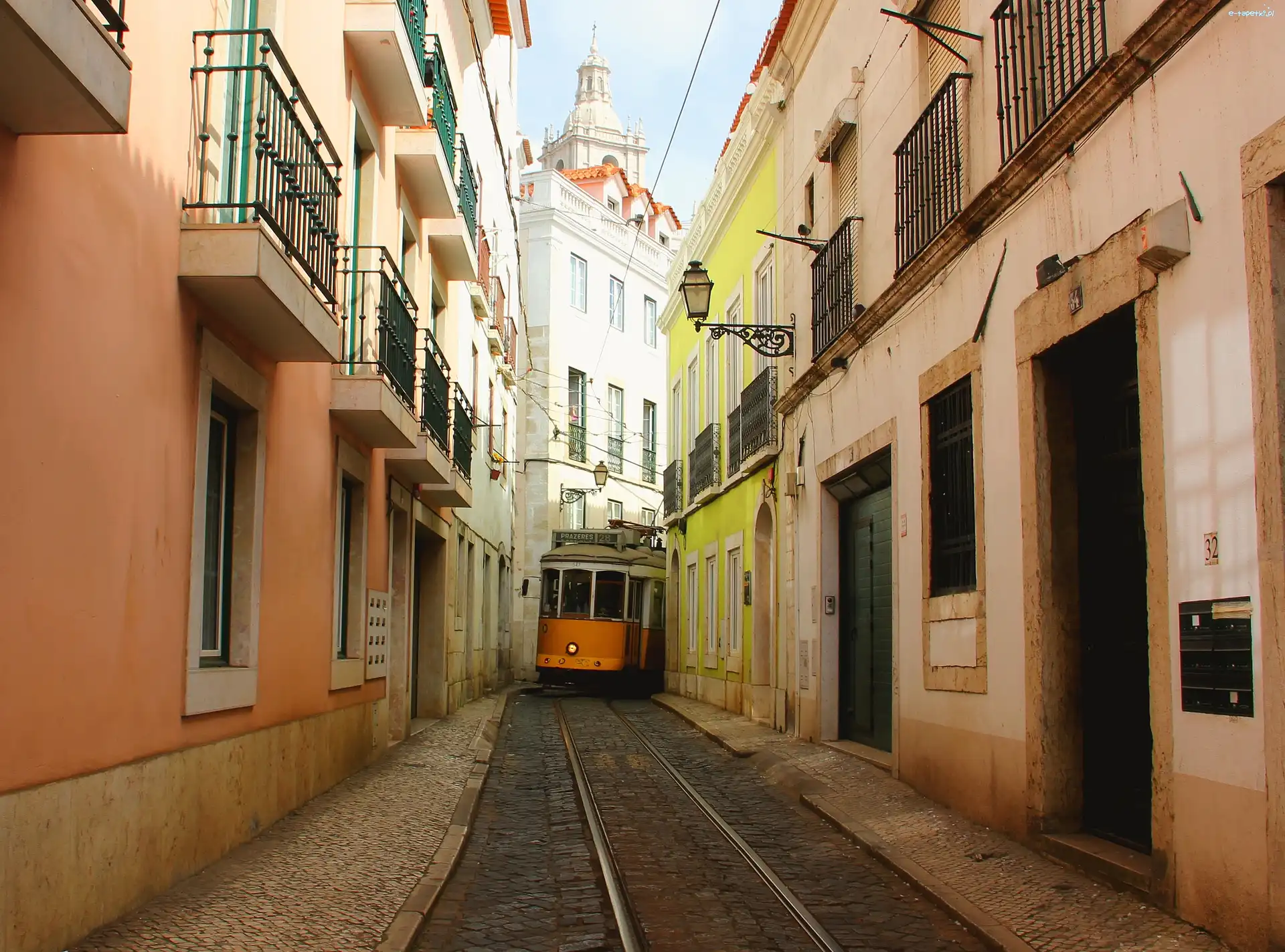 Lizbona, Tramwaj, Uliczka, Portugalia