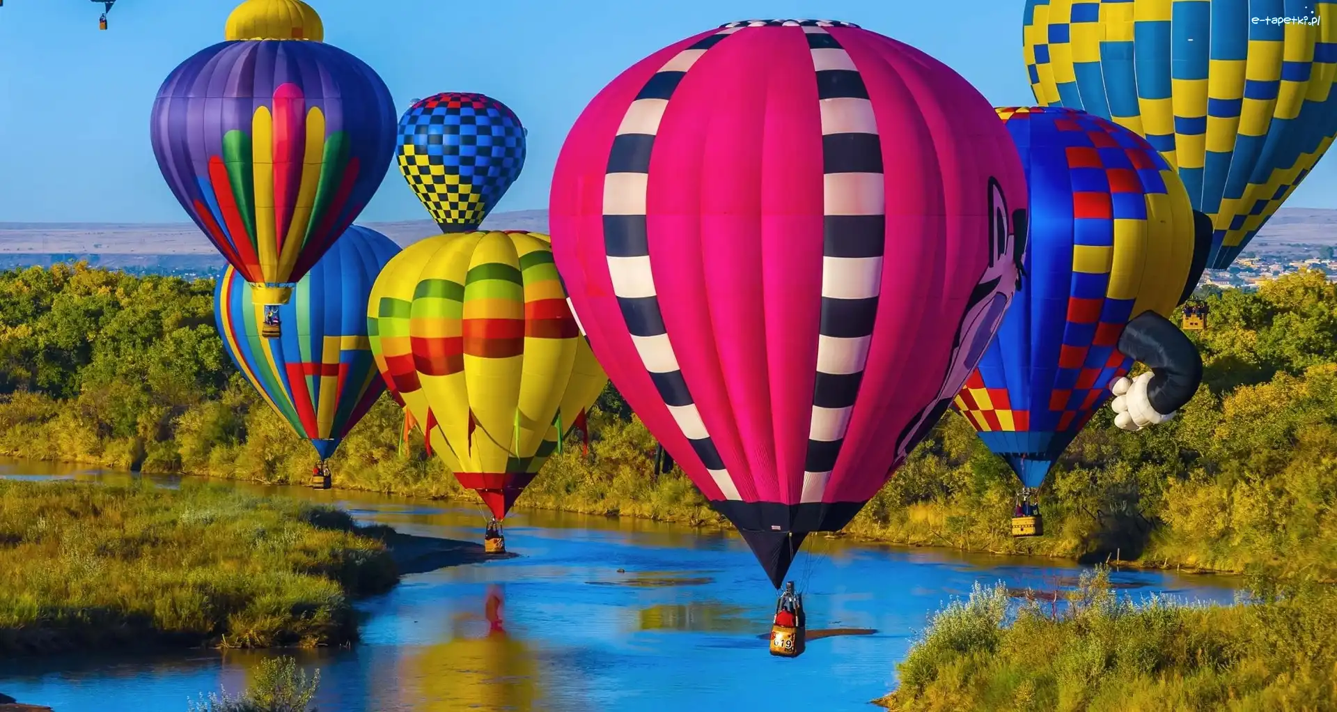 Rzeka, Balony, Kolorowe
