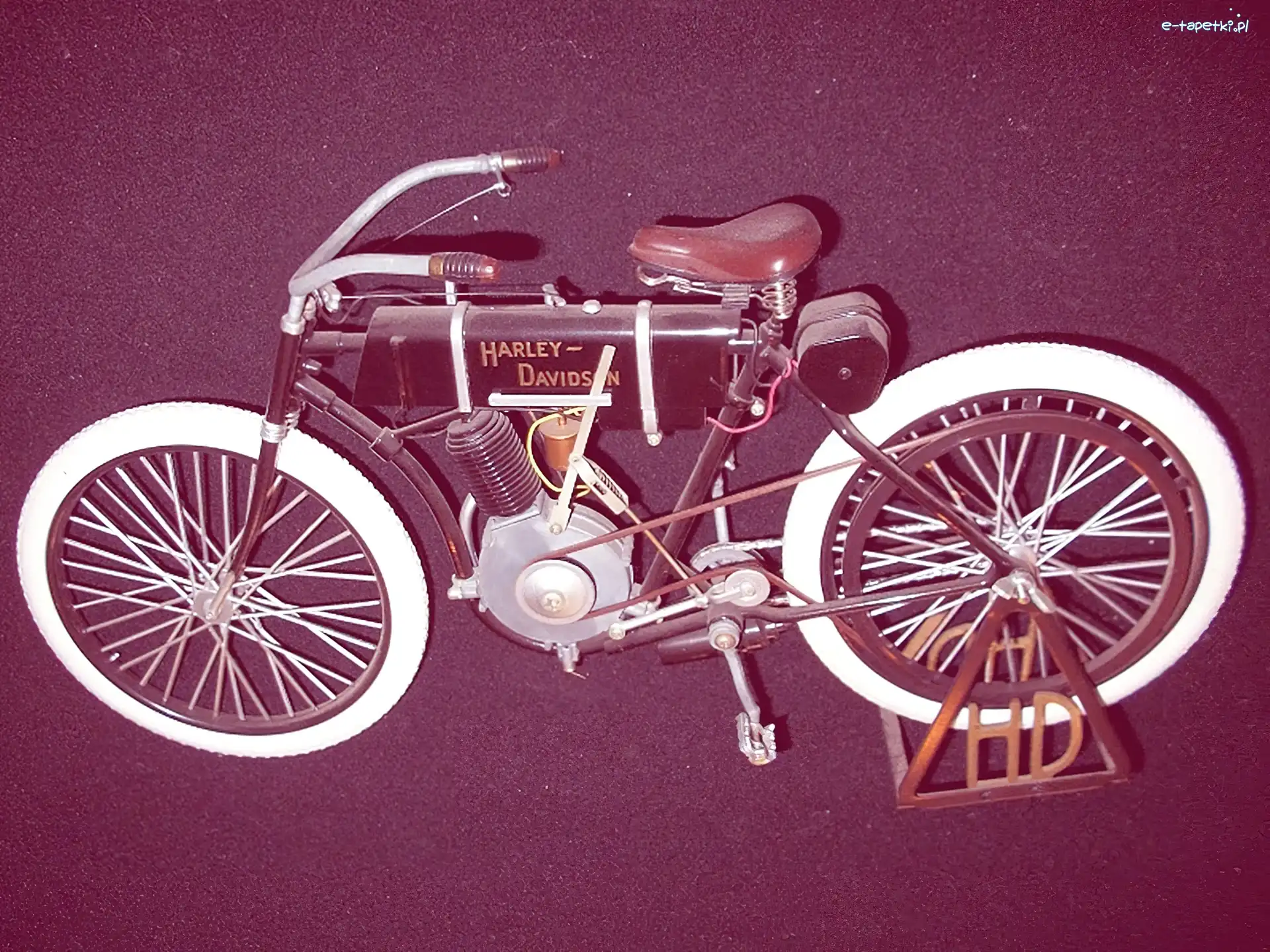 1903, Harley Davidson