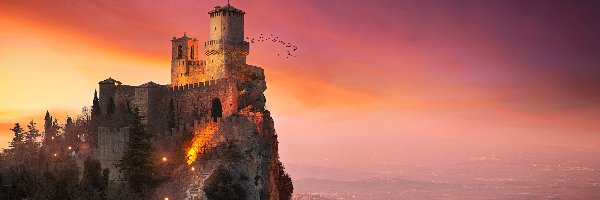 Zamek La Rocca o Guaita, San Marino, Zamek Prima Torre, Zachód słońca, Góra Monte Titano