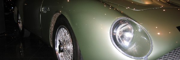 Aston Martin, światła, koła , maska, opony