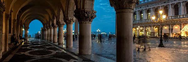 Wenecja, Pałac Dożów, Kolumny, Włochy