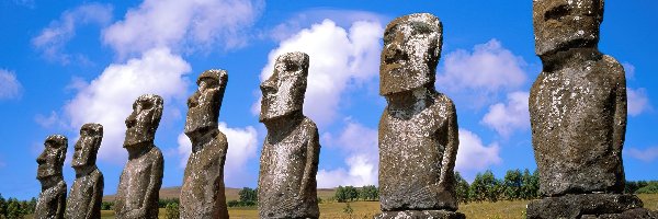 Wyspa Wielkanocna, Moai, Posągi