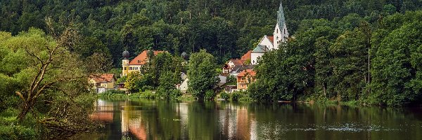 Rzeka Regen, Bawaria, Zamek Ramspau, Kościół św Wawrzyńca, Ramspau, Las, Domy, Niemcy