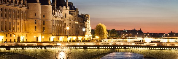 Budynki, Rzeka Sekwana, Most Wymiany, Paryż, Francja, Muzeum Conciergerie, Światła