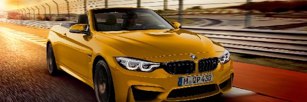 BMW M4 Cabrio, Żółte