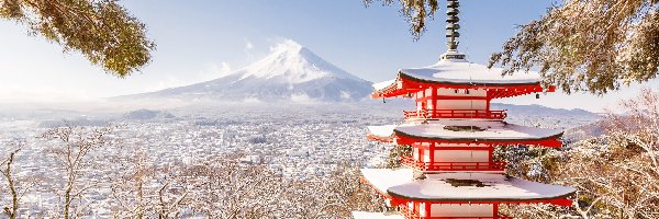 Góra Fudżi, Świątynia Chureito Pagoda, Prefektura Yamanashi, Wyspa Honsiu, Japonia, Zima, Śnieg, Miasto Fujiyoshida, Drzewa