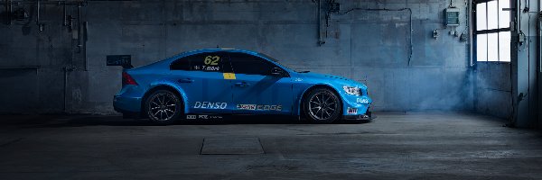 Garaż, Volvo V60, Niebieskie