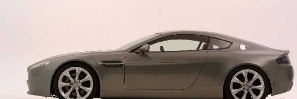 Lewy Profil, Aston Martin V8 Vantage