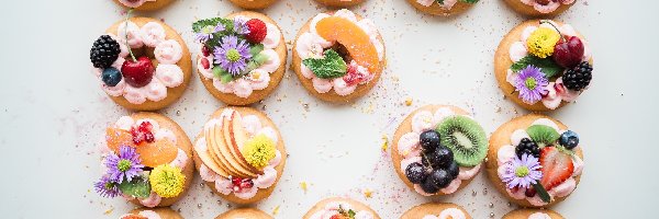 Krem, Truskawki, Kiwi, Kwiaty, Owoce, Ciasteczka