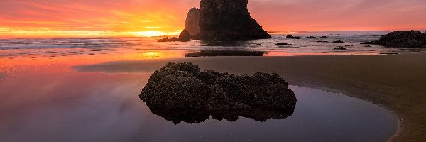 Skała, Miejscowość Cannon Beach, Plaża, Stany Zjednoczone, Stan Oregon