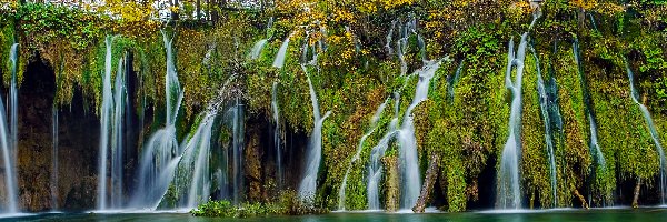 Chorwacja, Skały, Drzewa, Omszałe, Wodospad, Park Narodowy Jezior Plitwickich, Jesień