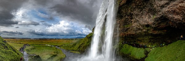 Ciemne, Skała, Roślinność, Chmury, Wodospad Seljalandsfoss, Islandia