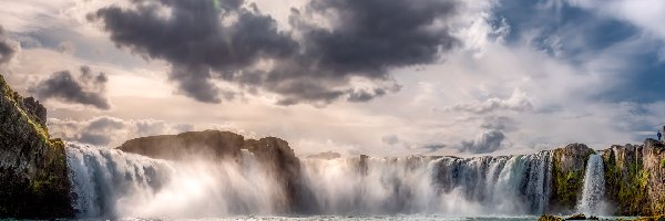 Islandia, Rzeka Skjalfandafljot, Wodospad Godafoss, Wschód słońca, Chmury