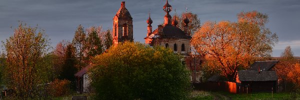 Ruina, Droga, Cerkiew, Domy, Drzewa