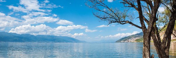 Erhai Lake, Jezioro, Chiny, Prowincja Junnan, Er Hai, Góry, Chmury, Drzewa