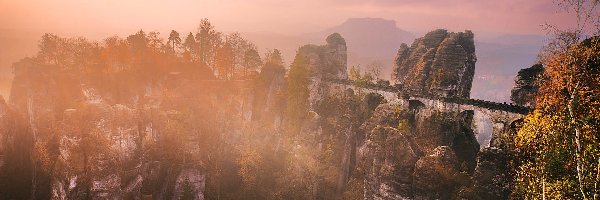 Poranek, Góry Połabskie, Park Narodowy Saskiej Szwajcarii, Bastei, Formacja skalna, Mgła, Niemcy