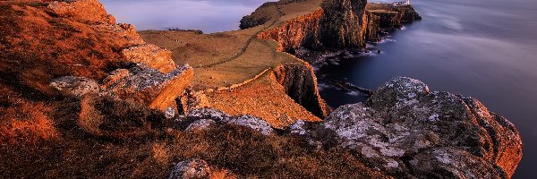 Wyspa Skye, Wybrzeże, Szkocja, Półwysep Duirinish, Skały, Latarnia morska, Neist Point Lighthouse, Morze Szkockie
