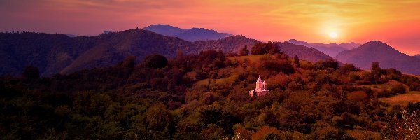 Zachód słońca, Lasy, Gruzja, Region Imeretia, Kościół, Miejscowość Baghdati, Obcha, Góry