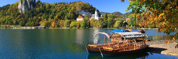 Łódki, Góry, Słowenia, Triglavski Park Narodowy, Drzewa, Zamek Bled, Kościół, Jezioro Bled
