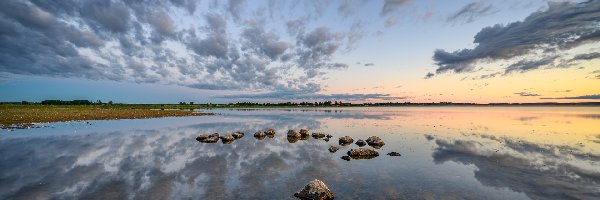 Szwecja, Kamienie, Jezioro Roxen, Chmury, Niebo