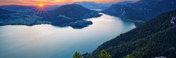 Austria, Jezioro, Lake Mondsee, Góry, Wschód słońca, Sosny, Drzewa