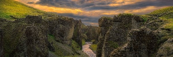 Skały, Kanion Fjadrargljufur, Góry, Islandia, Rzeka Fjadra