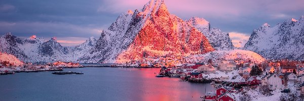 Zima, Lofoty, Domy, Skały, Wioska Reine, Góry, Morze, Norwegia