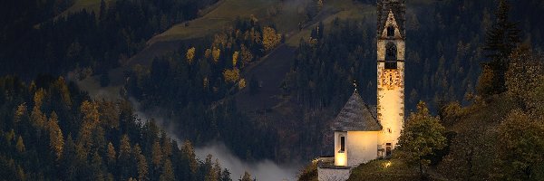 Góry, Południowy Tyrol, Kościół, Noc, Dolomity, Drzewa, Mgła, Włochy