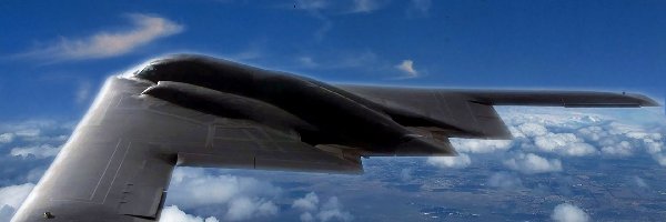 Chmurami, Nad, Boeing B-2 Spirit