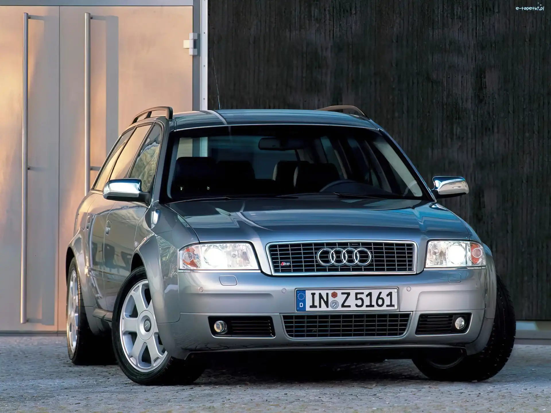 AVANT, Audi S6