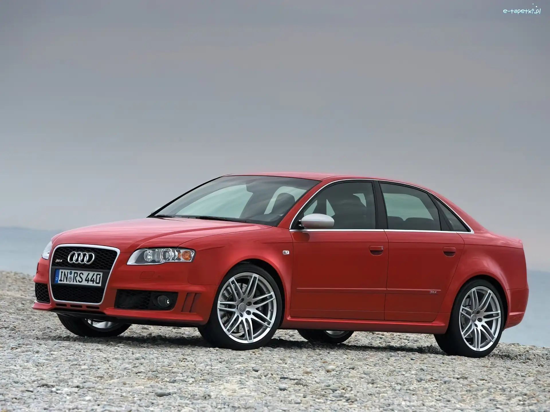 RS4, Czerwone