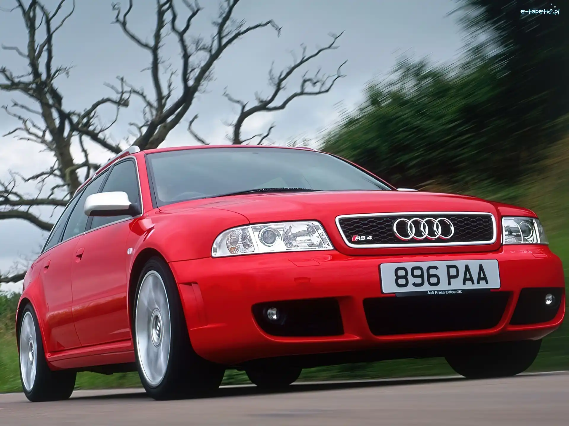 Audi RS4, Czerwone
