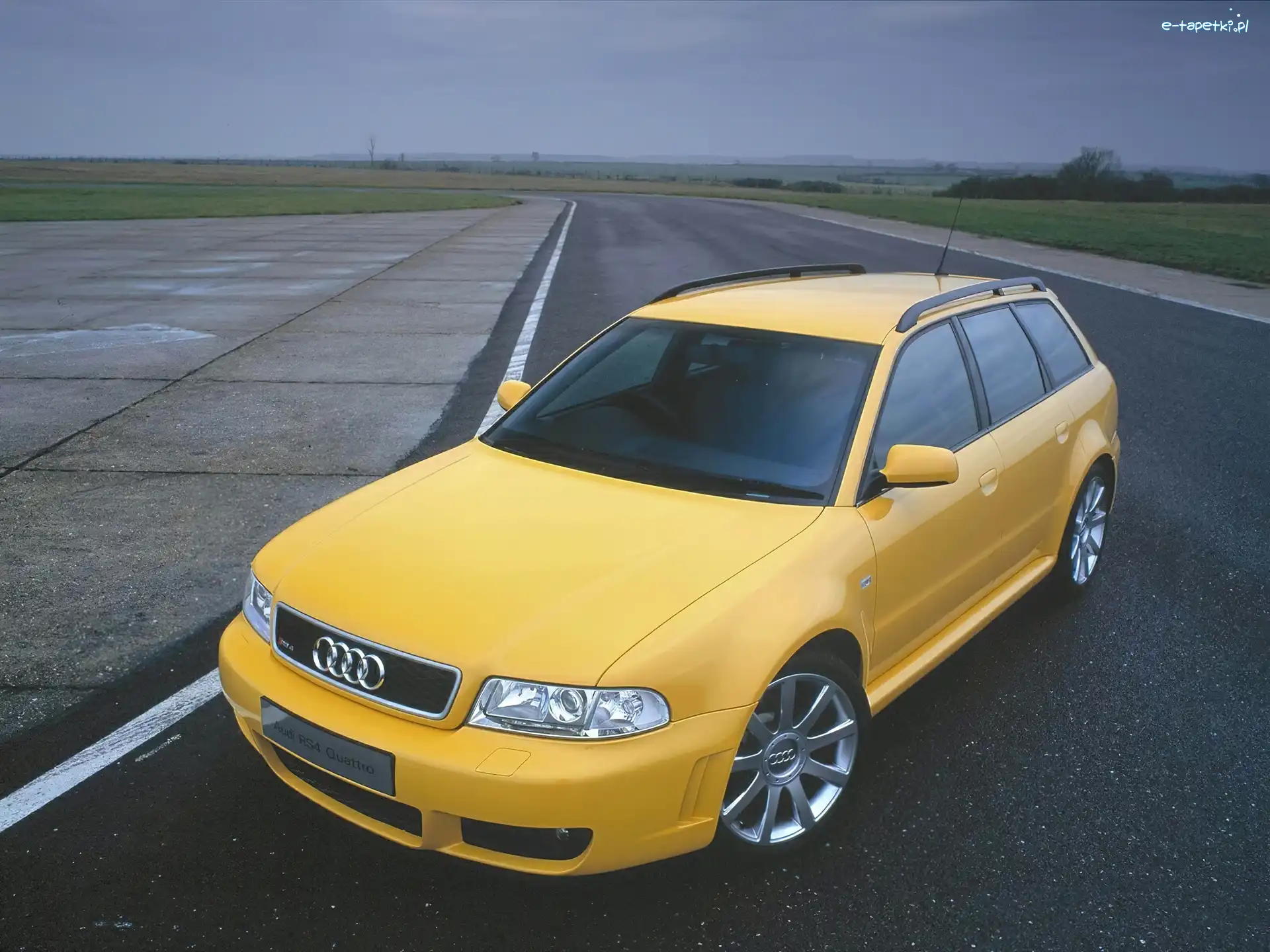 Audi RS4, Żółte