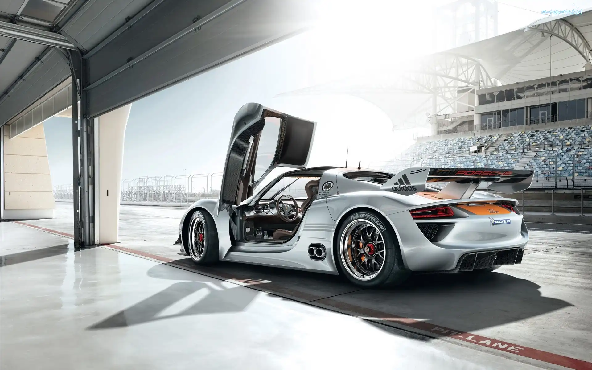 Widownia, Porsche 918 RSR Coupe Tor