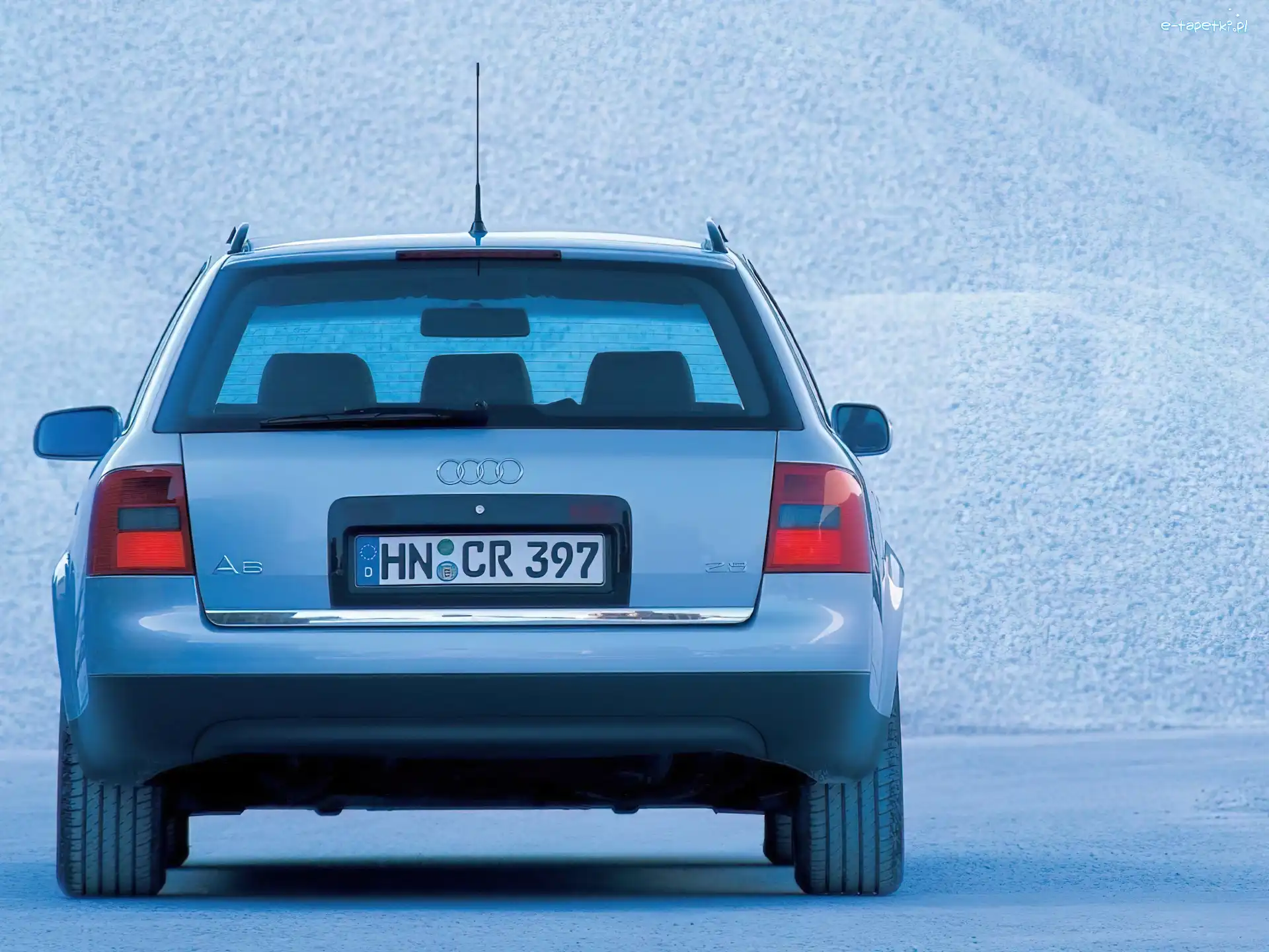 Audi A6, Tył