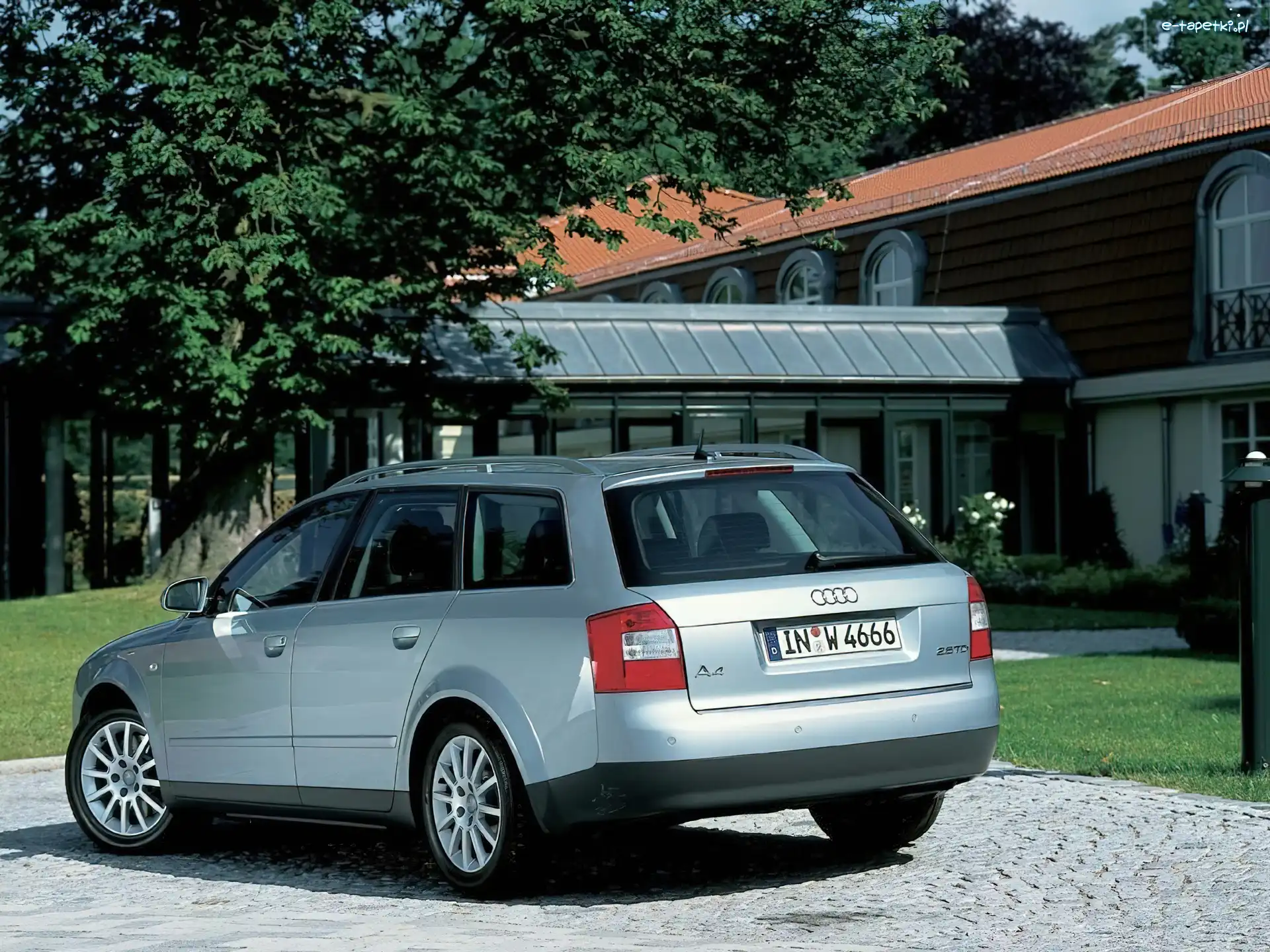 Avant, Audi A4, Srebrny