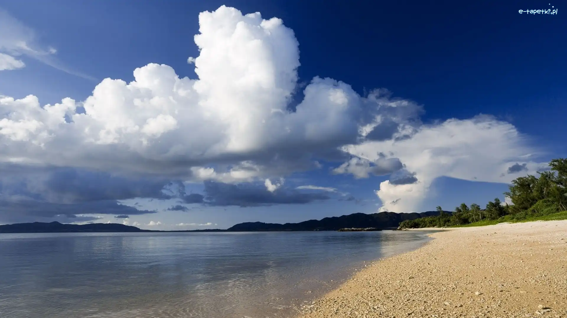 Chmury, Plaża