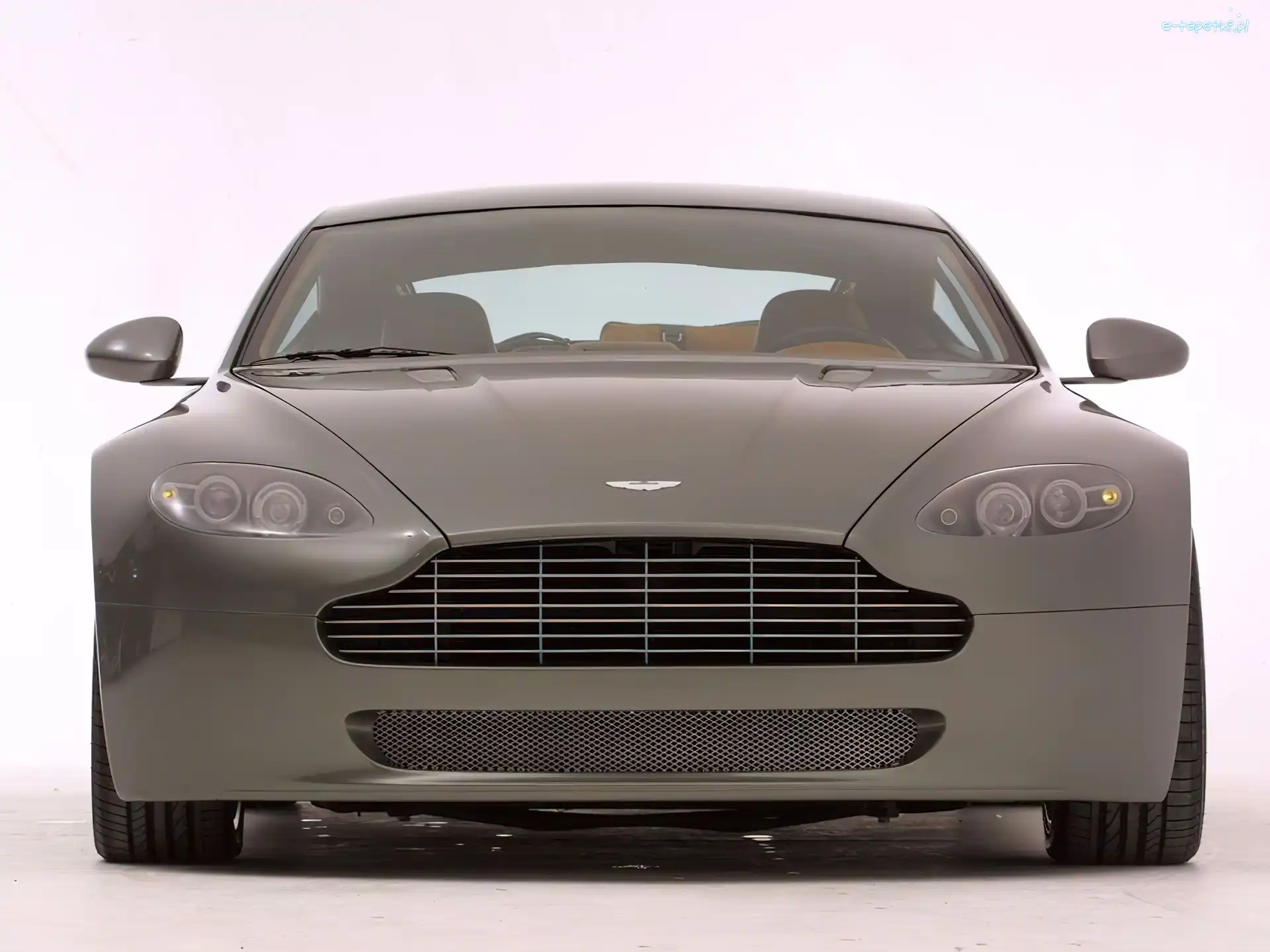 Przód, Aston Martin V8 Vantage