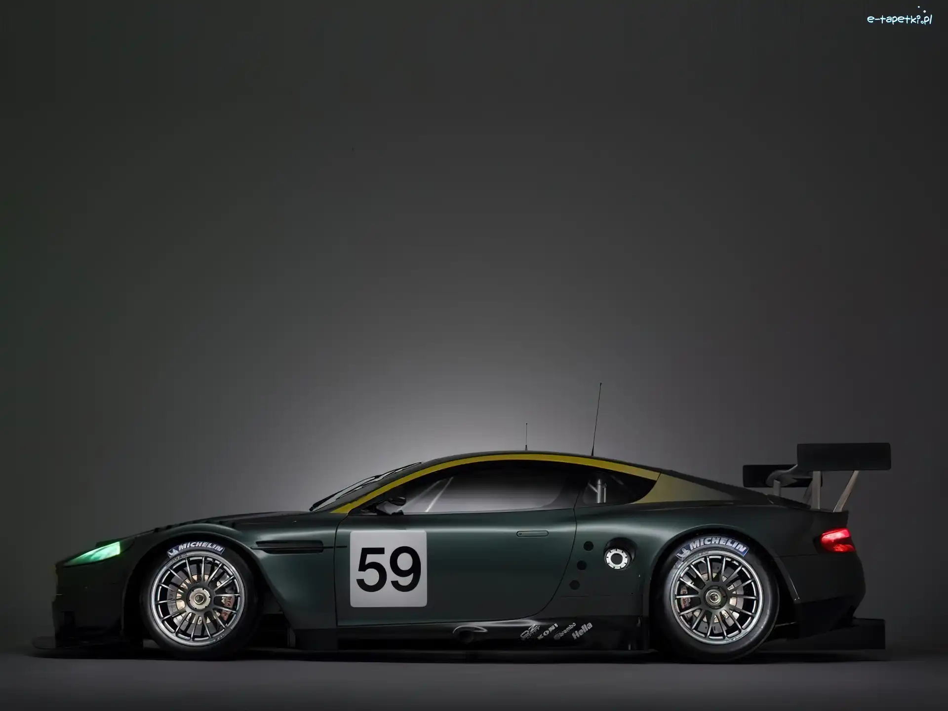 Lewy Profil, DB9, Astron Martin
