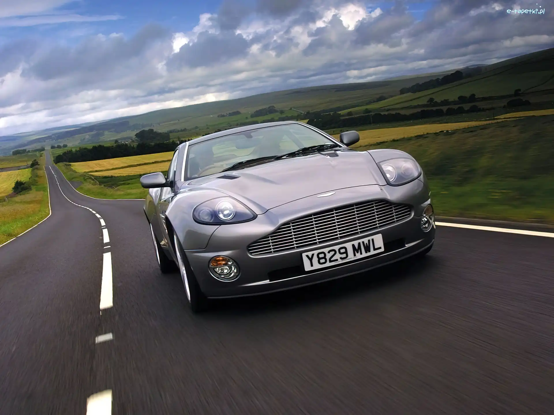 V12, Aston Martin, Ulica
