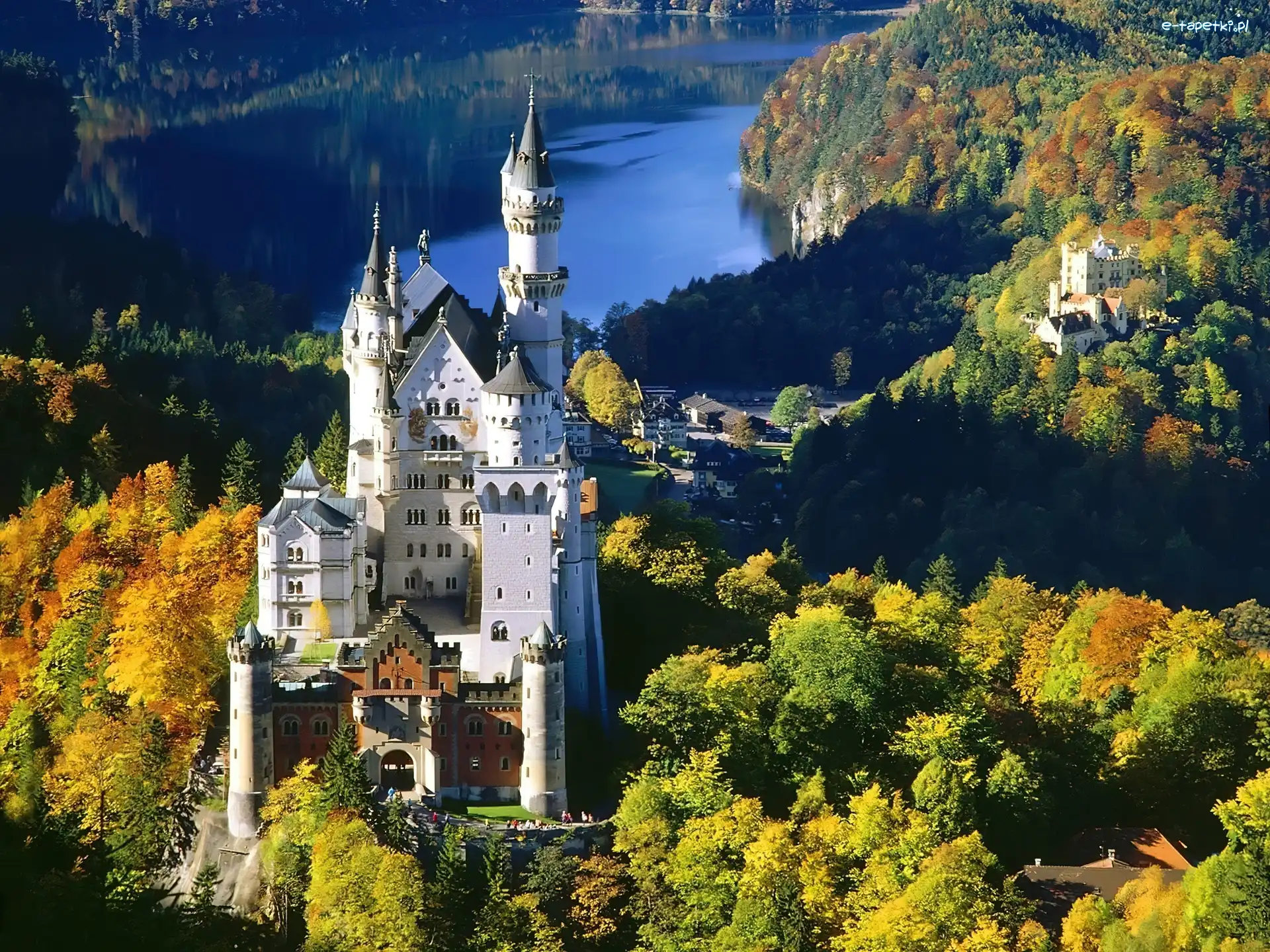 Lasy, Zamek Neuschwanstein, Jesień, Góry, Bawaria, Niemcy