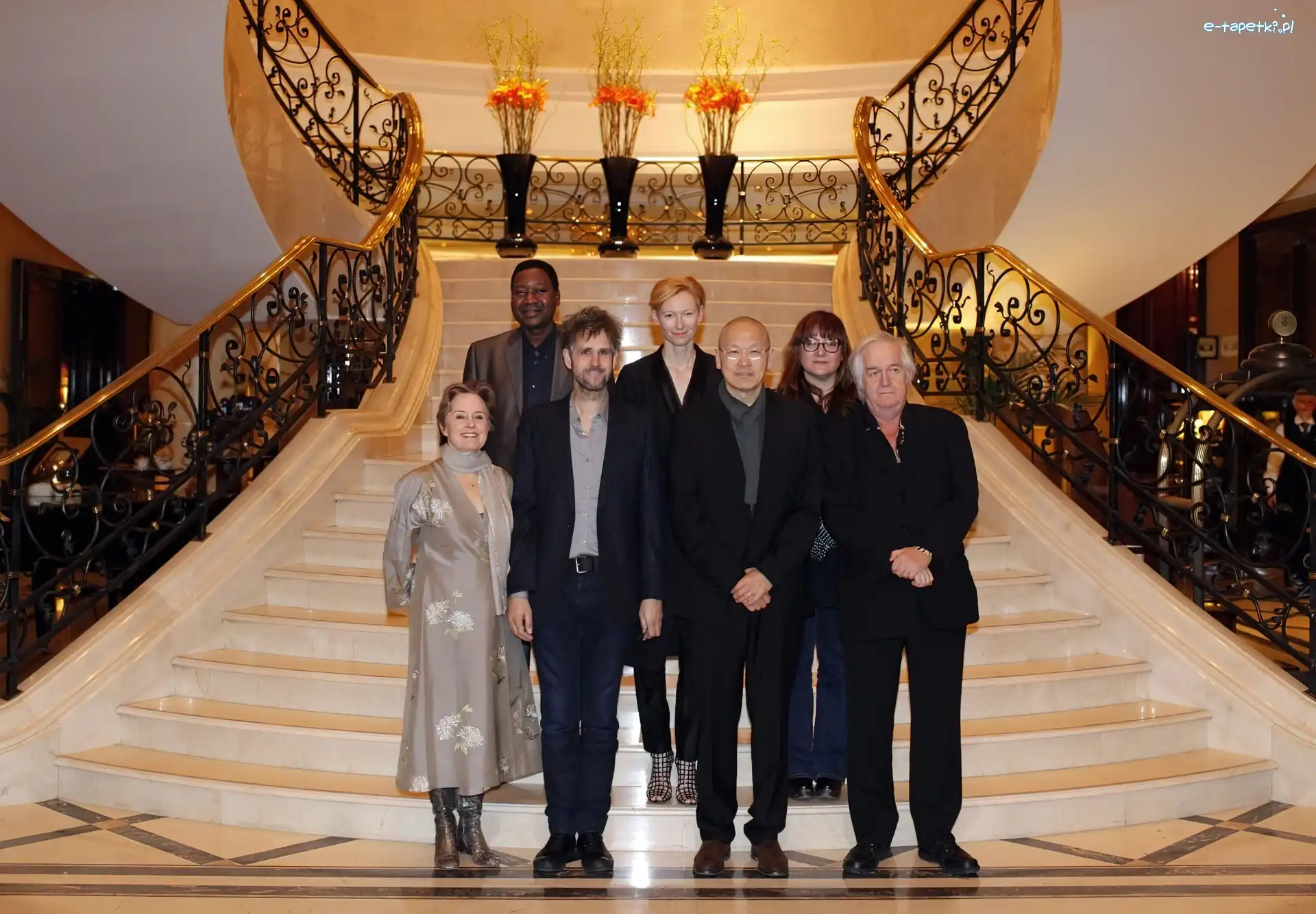 Gala, Schody, Kristin Cavalleri