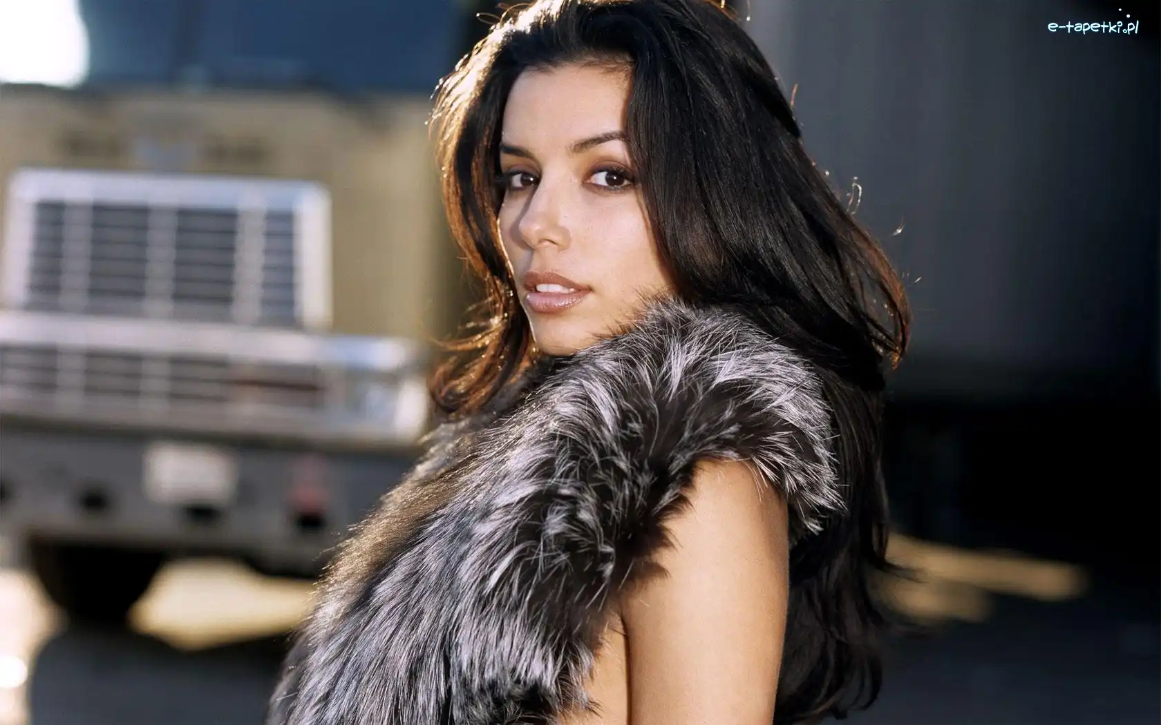 Futro, Eva Longoria
