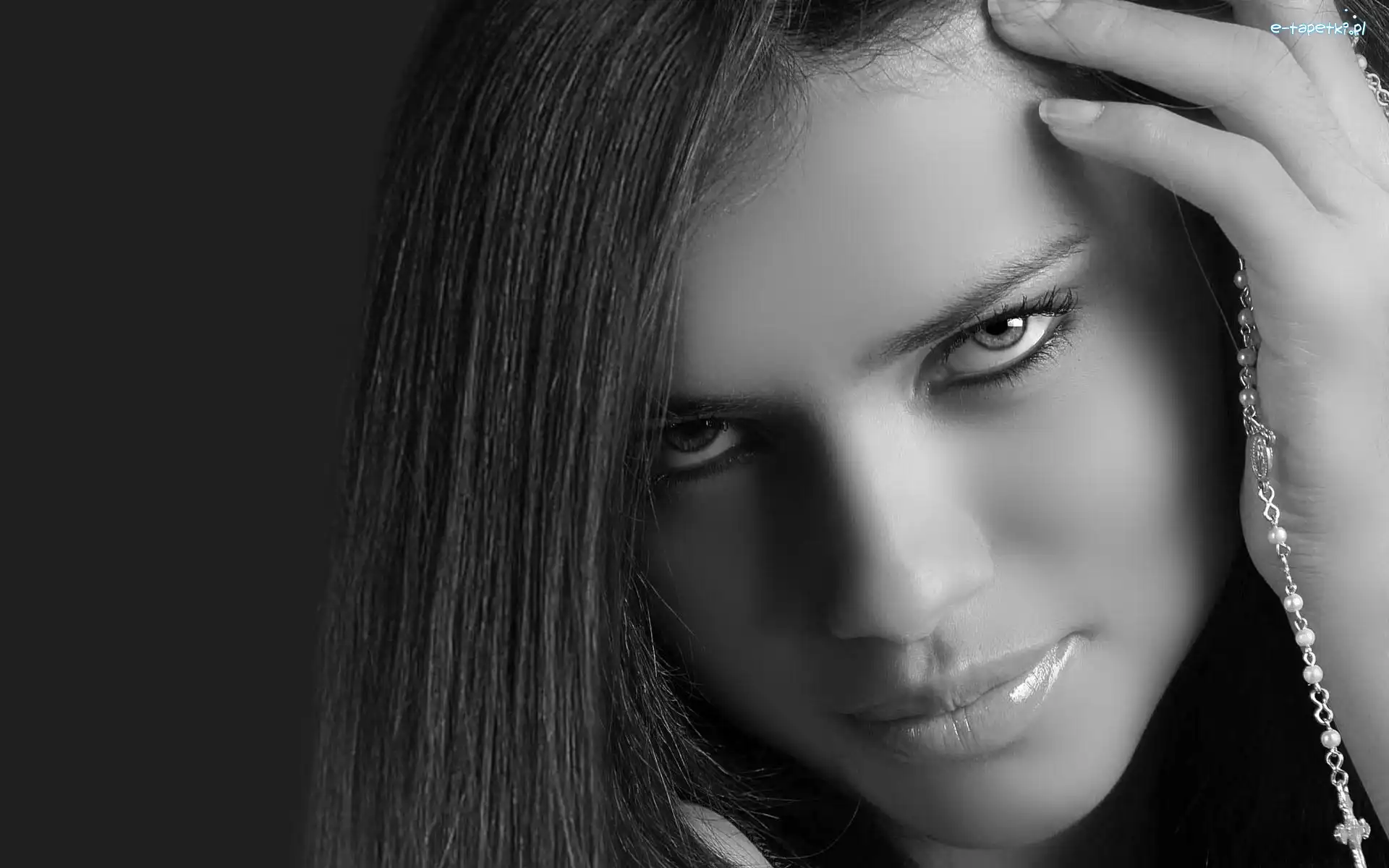 Czarno-białe, Twarz, Adriana Lima