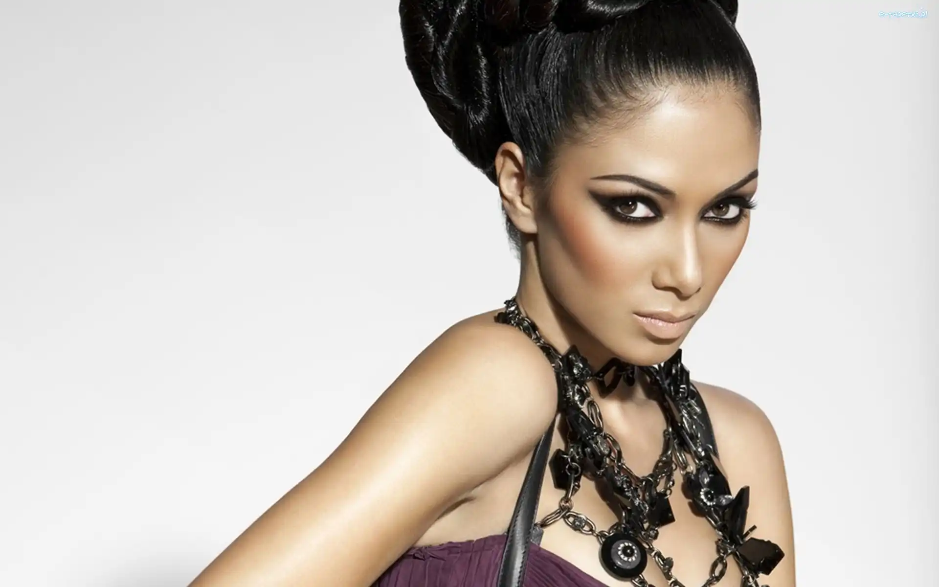 Spojrzenie, Makijaż, Nicole Scherzinger