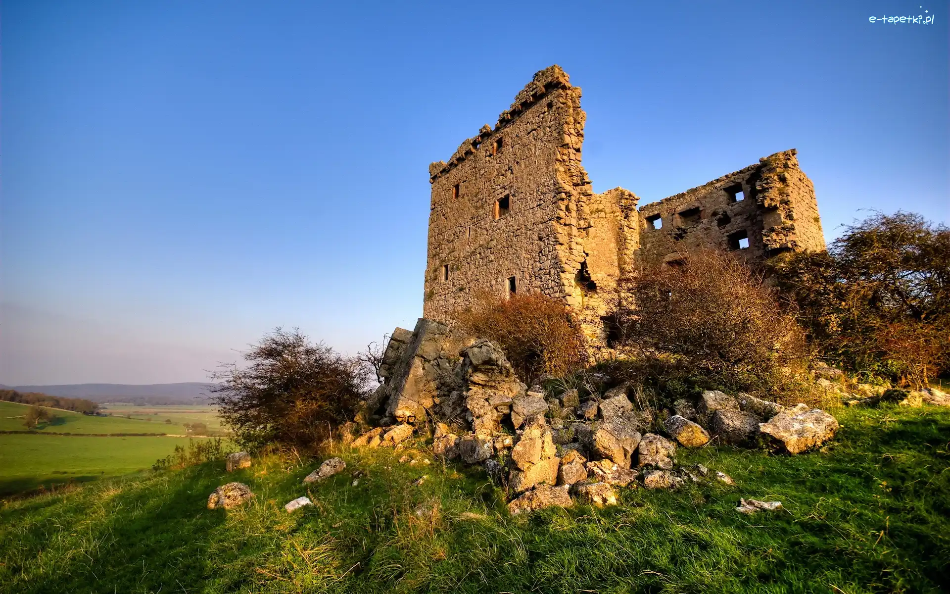 Wzgórze, Ruiny