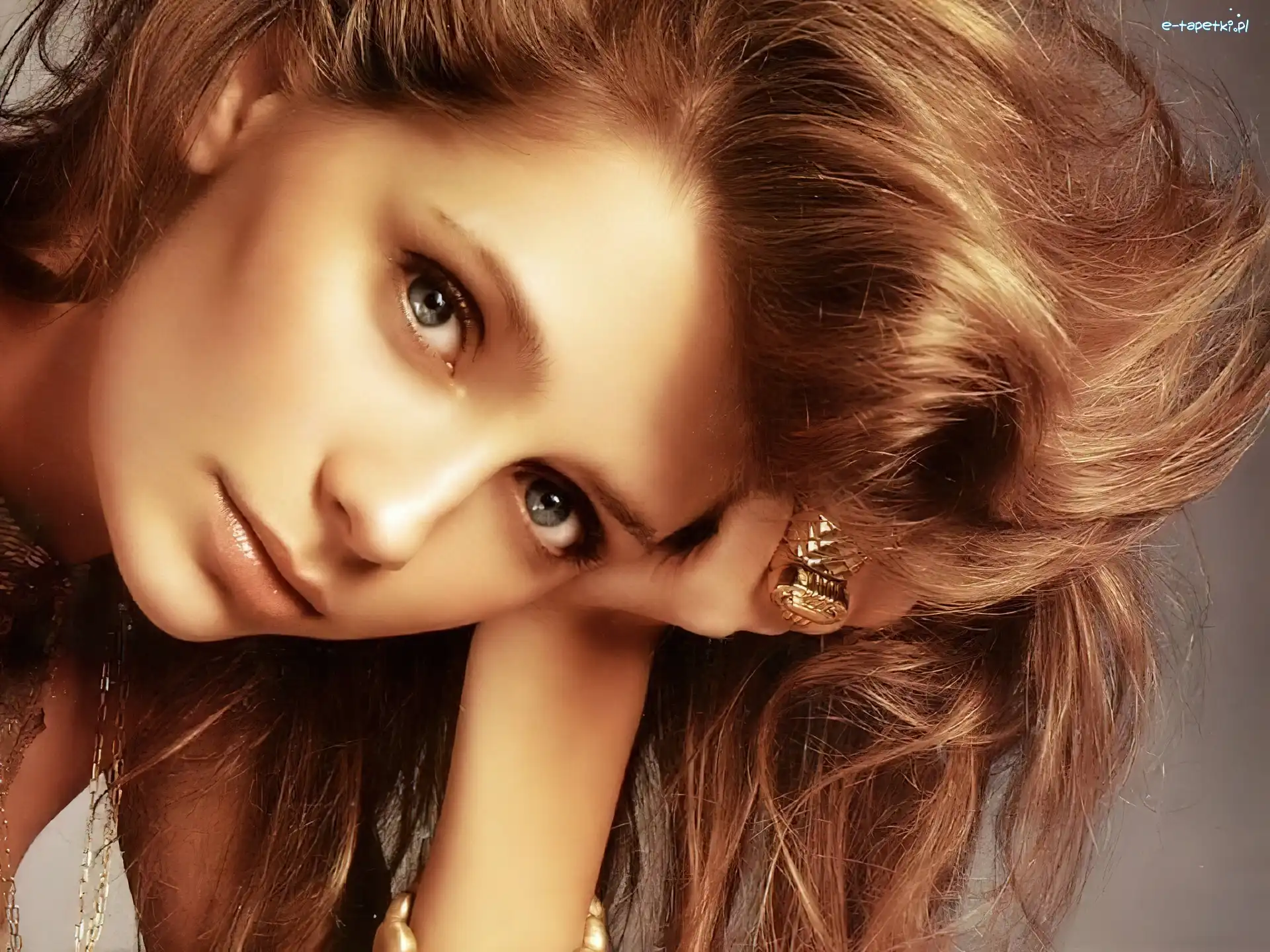 Twarz, Mischa Barton