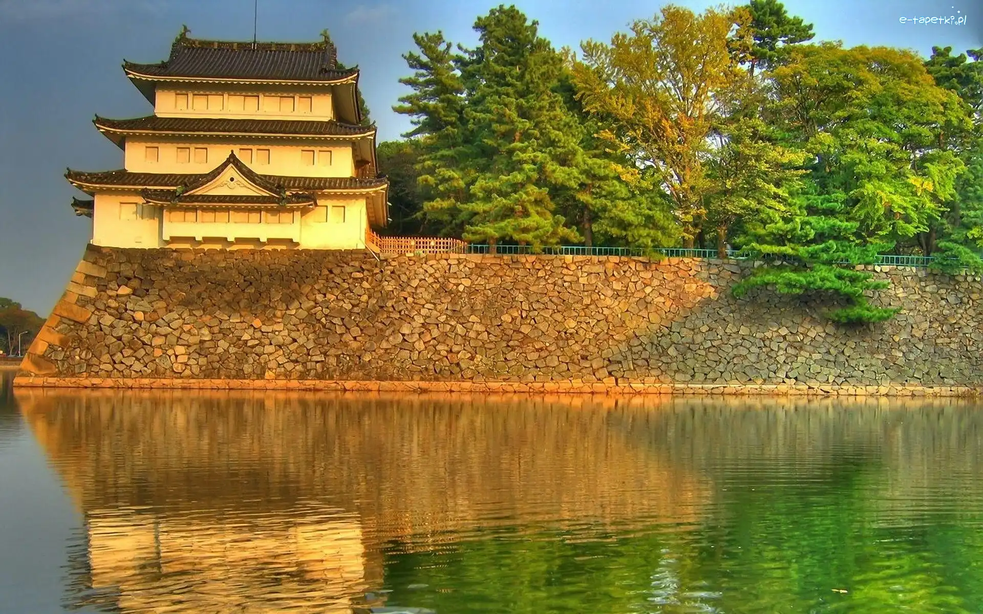 Dom, Japonia