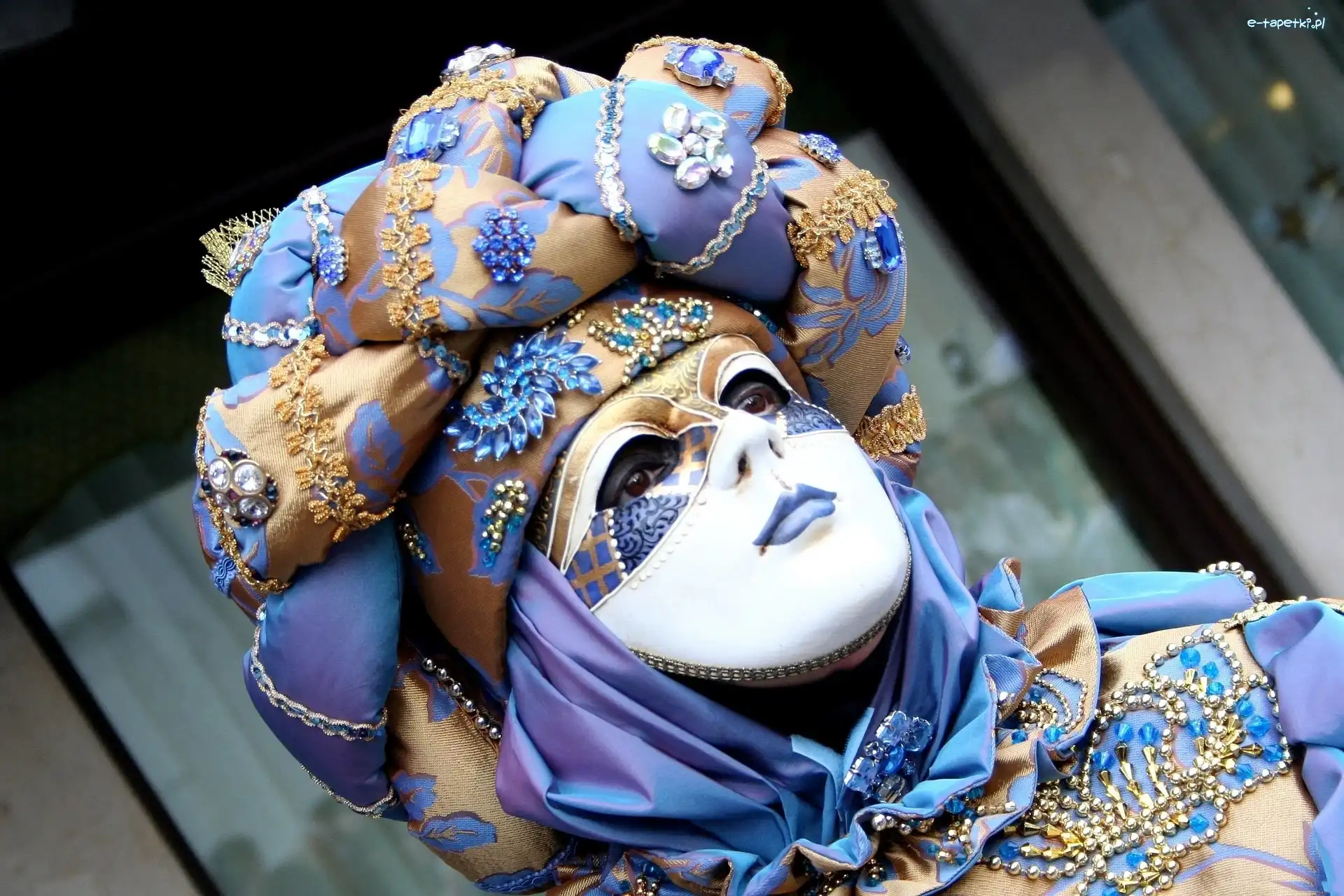 Maska, Turban, Kobieta